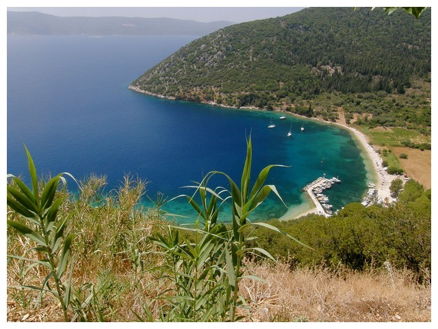 Ithaka plaz Polis.jpg