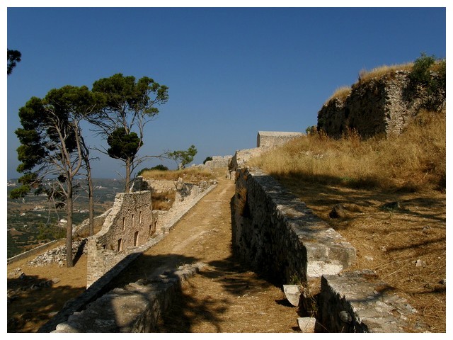 Pastri Ag. Georgiou Castle 2.jpg